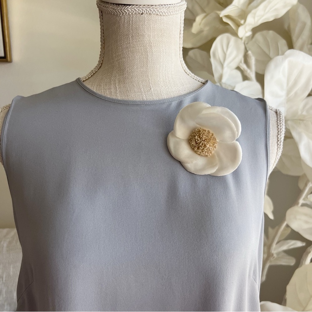CHANEL Sleeveless Silk Top with White Floral Detail - Picture 2 of 9